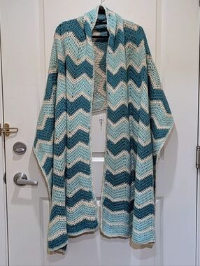 GUC Massive 90"x32" Handmade Crocheted Blue and White Chevron Blanket Scarf